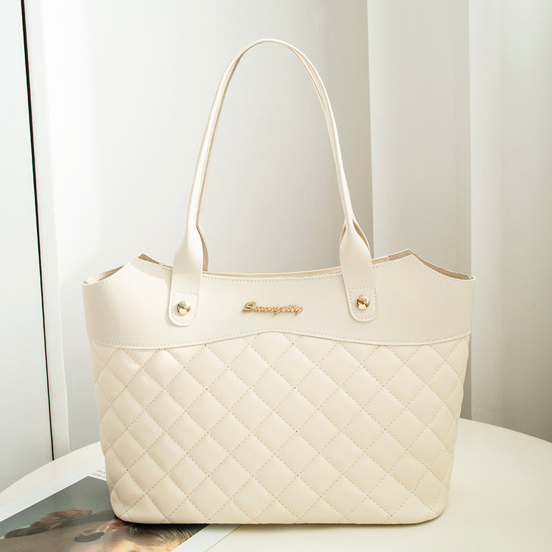 KAIYA | RHOMBUS QUILTED TOTE